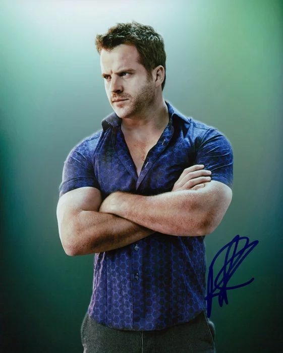 Rob Kazinsky autograph