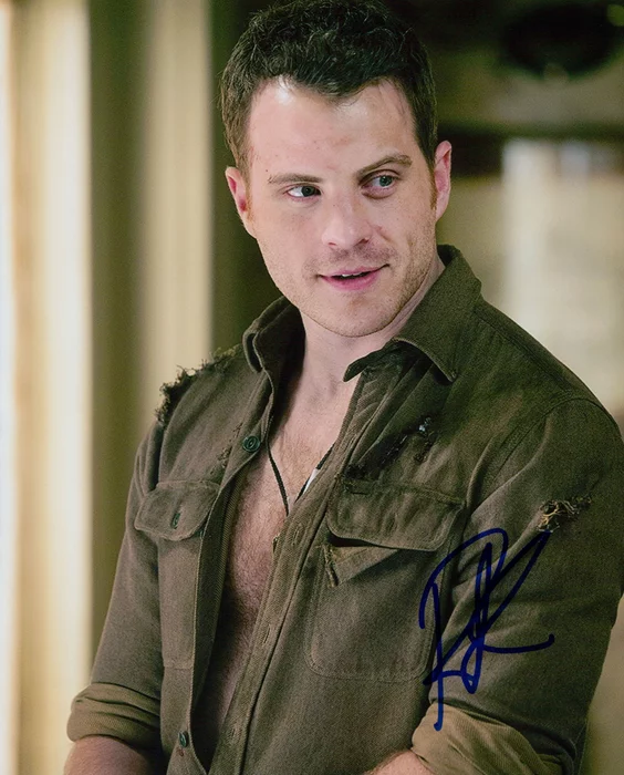 Rob Kazinsky autograph