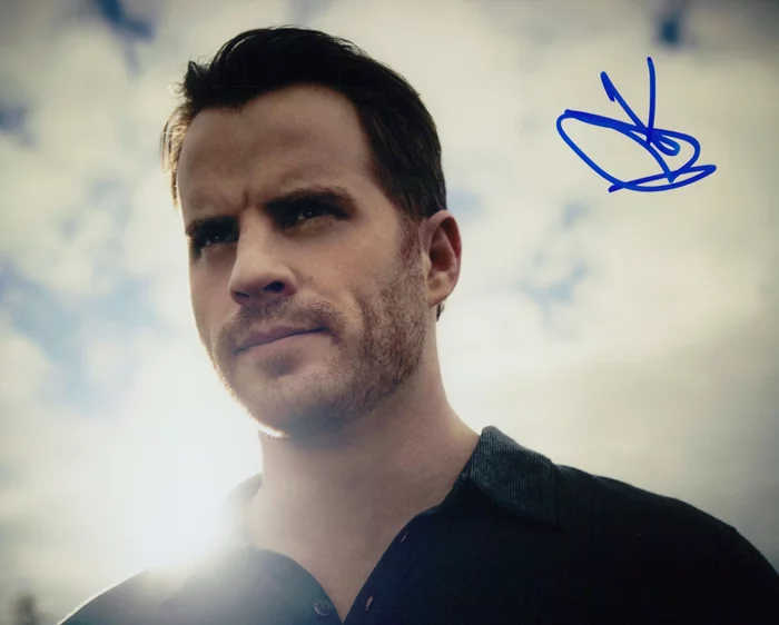 Rob Kazinsky autograph