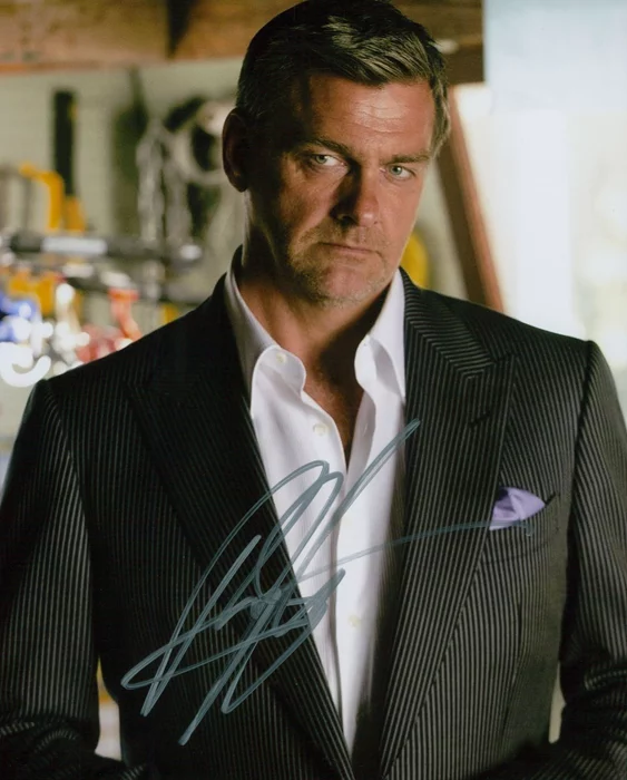 Ray Stevenson autograph