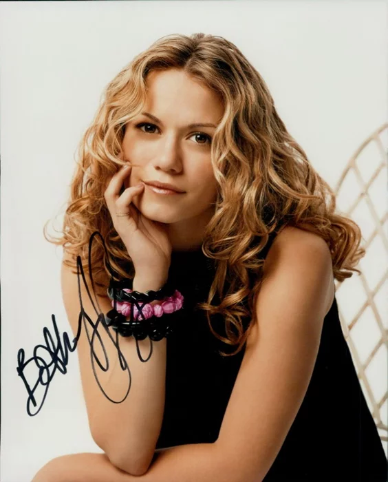 Bethany Joy Lenz autograph