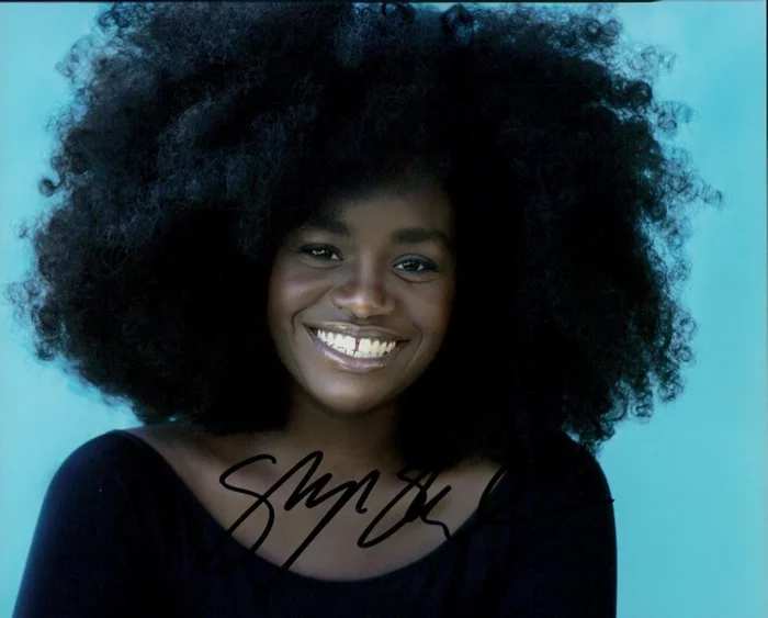 Shoniqua Shandai autograph