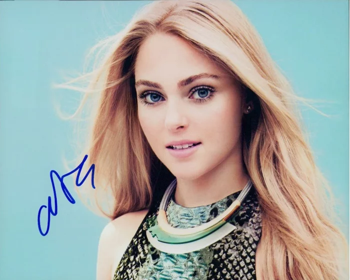 Annasophia Robb autograph