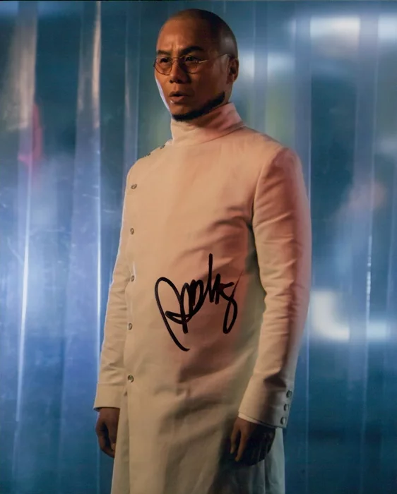 BD Wong autograph