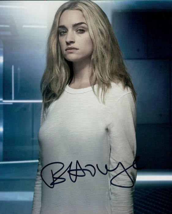 Brianne Howey autograph