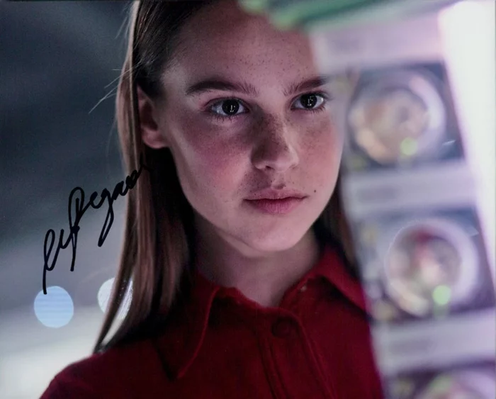 Clara Rugaard autograph