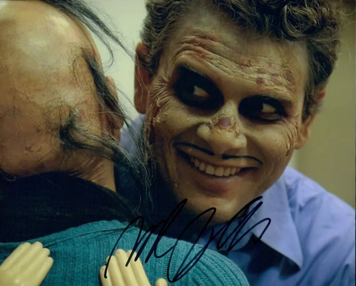 Raul S. Julia autograph