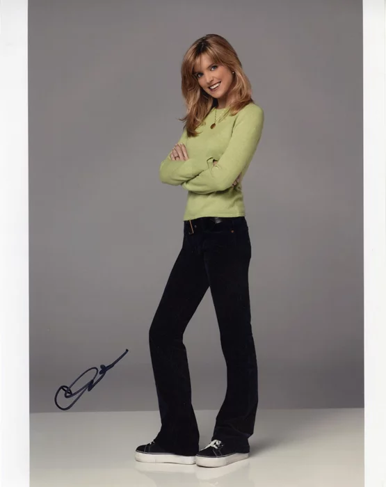 Courtney Thorne-Smith autograph