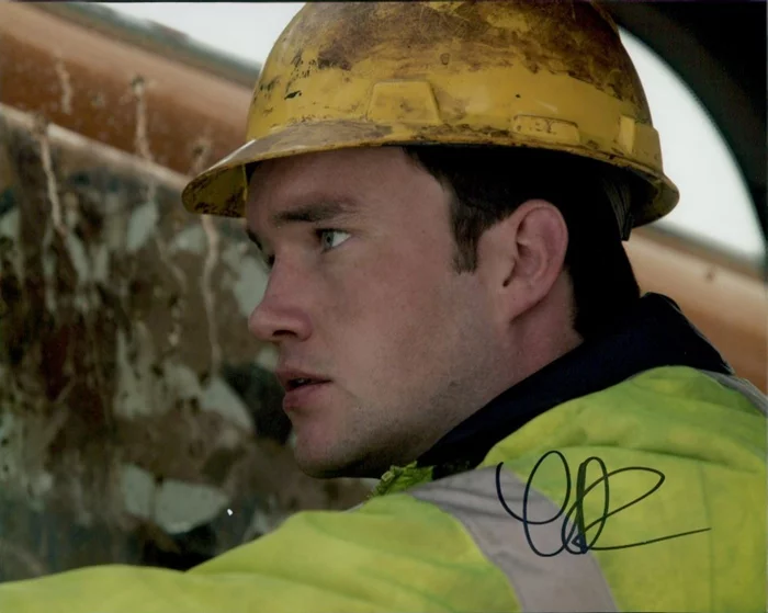 Gareth David-Lloyd autograph