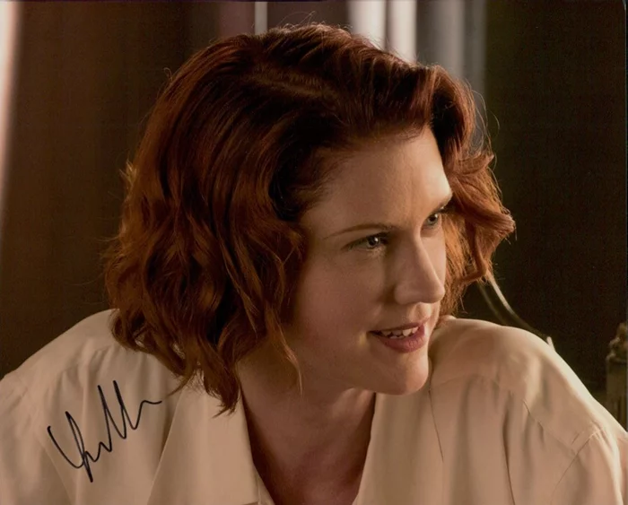 Lauren Lee Smith autograph