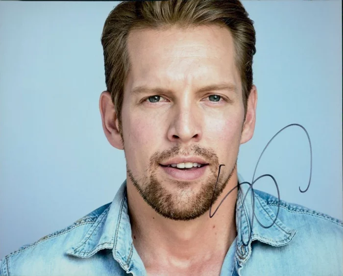 Shawn-Caulin Young autograph