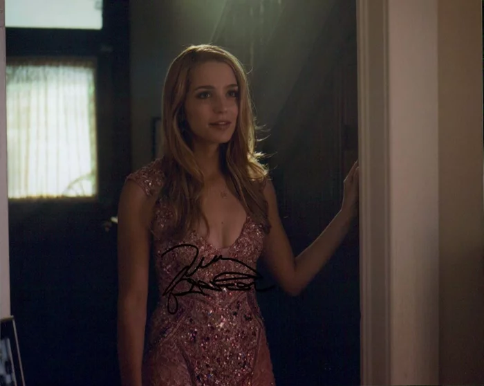 Jessica Rothe autograph