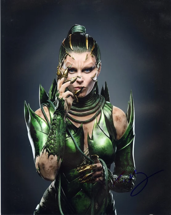 Elizabeth Banks autograph