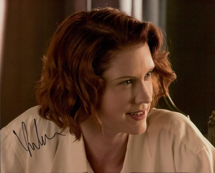 Lauren Lee Smith autograph