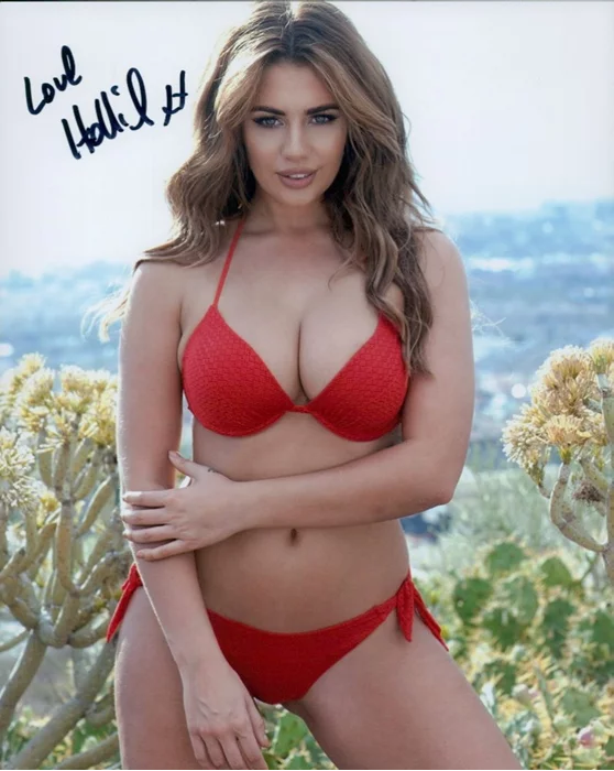 Holly Peers autograph