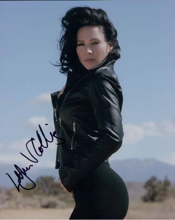 Lynn Collins autograph