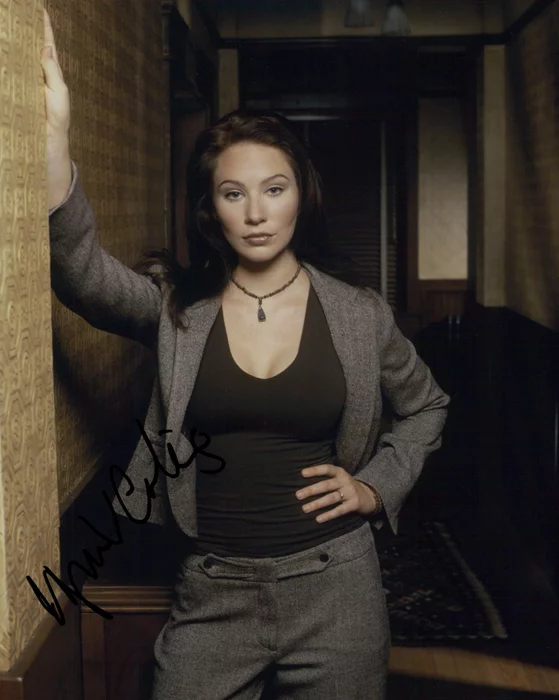 Lynn Collins autograph