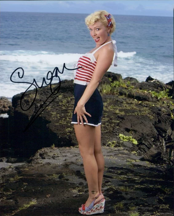 Jessica Kiper autograph