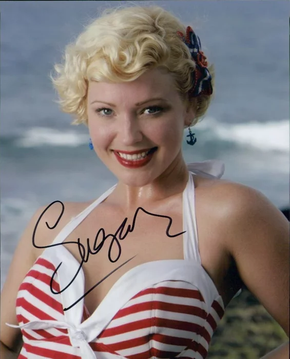 Jessica Kiper autograph