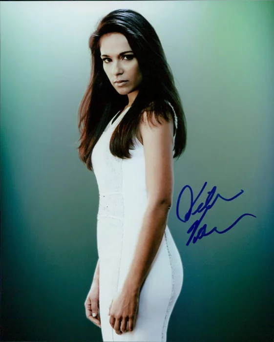Dilshad Vadsaria autograph