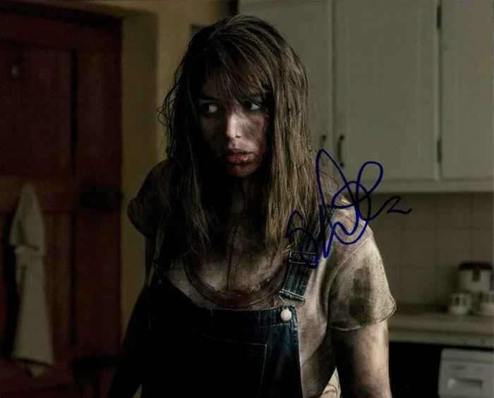 Seana Kerslake autograph