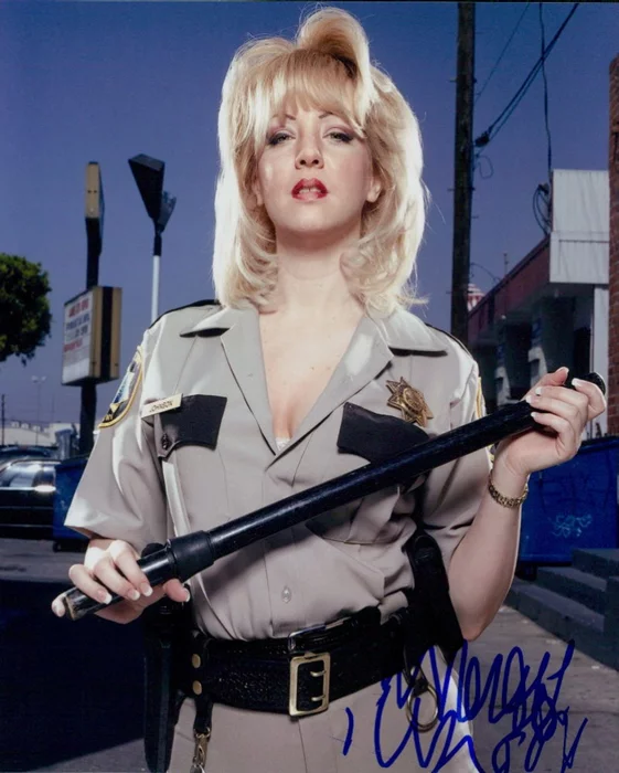 Wendi McLendon-Covey autograph