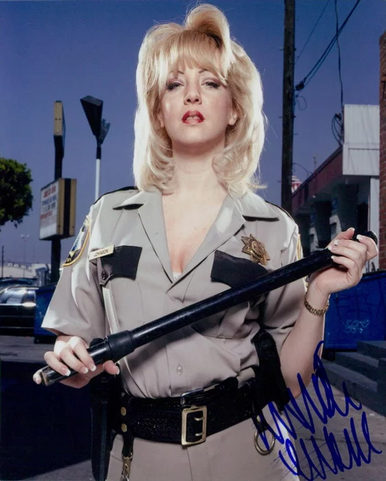 Wendi McLendon-Covey autograph
