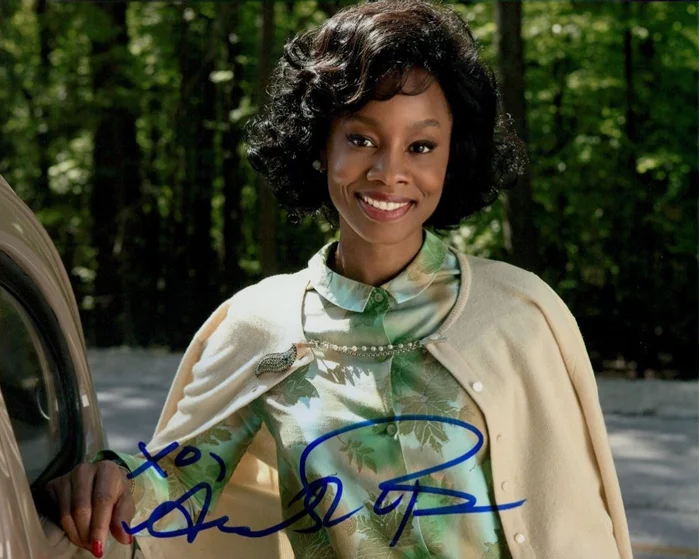 Anika Noni Rose autograph