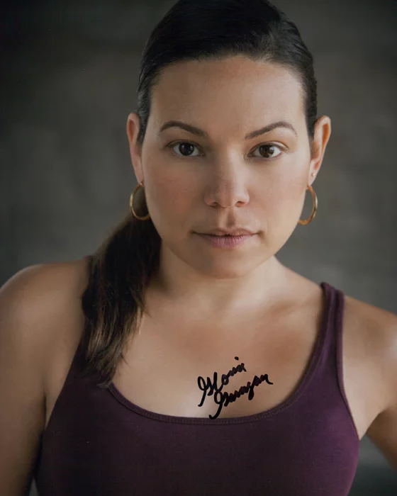 Gloria Garayua autograph