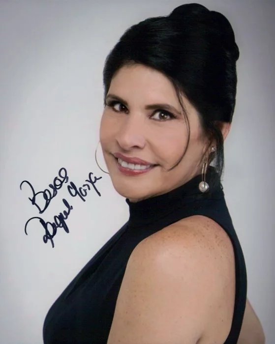 Raquel Garza autograph