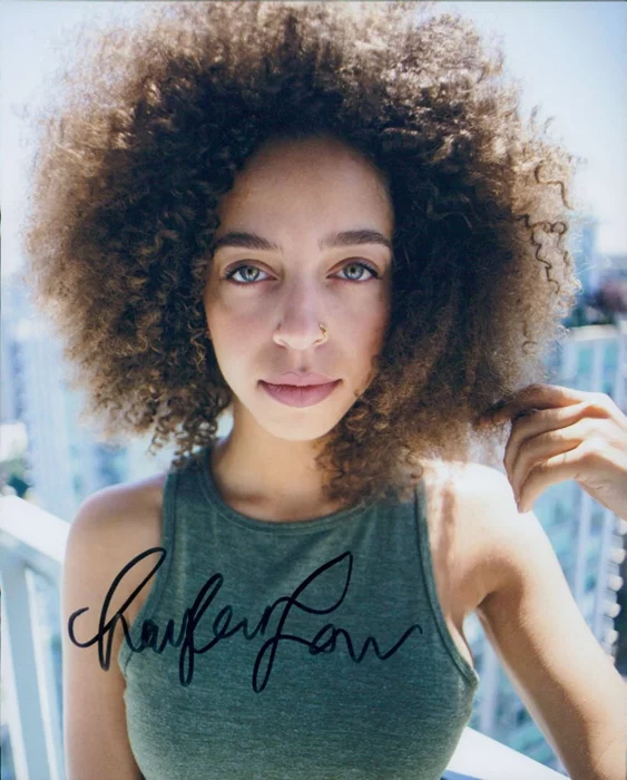Hayley Law autograph