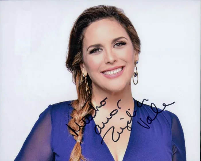 Angelica Vale autograph