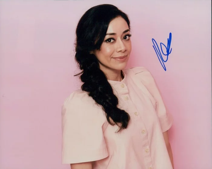 Aimee Garcia autograph