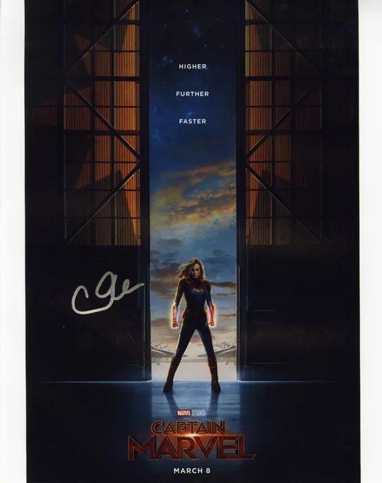 Brie Larson autograph