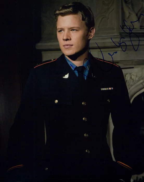 Christopher Egan autograph