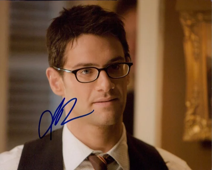 Justin Bartha autograph