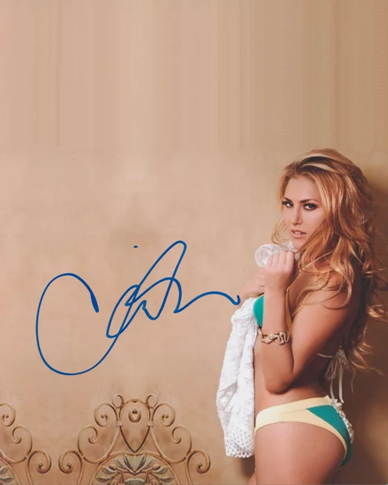Cassie Scerbo autograph