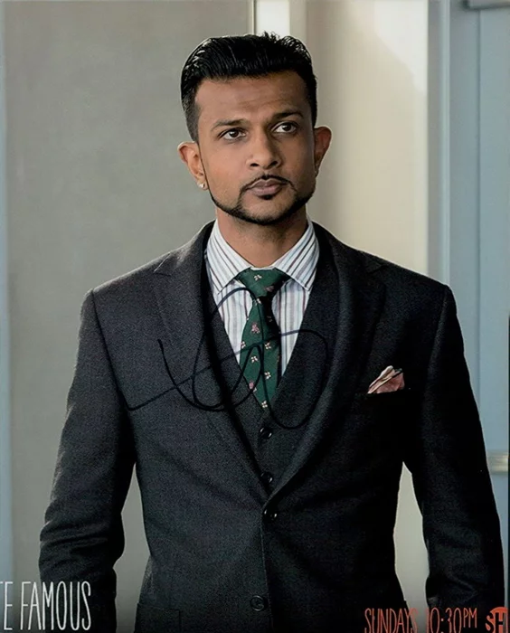 Utkarsh Ambudkar autograph