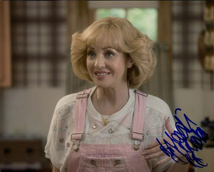 Wendi McLendon-Covey autograph