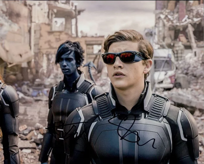 Tye Sheridan autograph