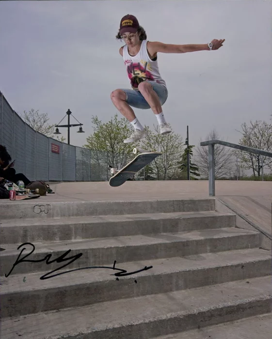 Rachelle Vinberg autograph