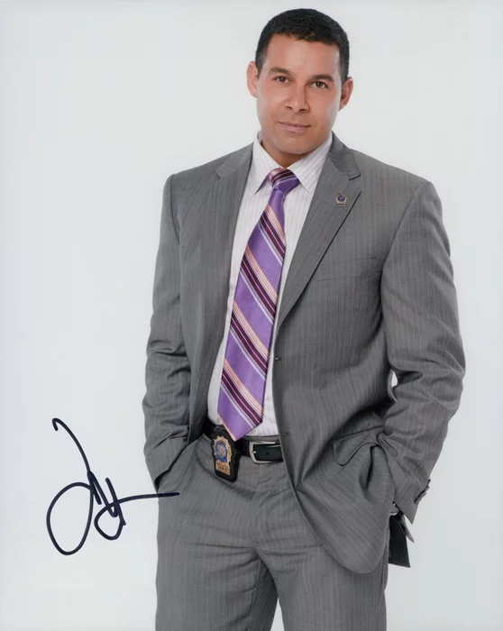 Jon Huertas autograph