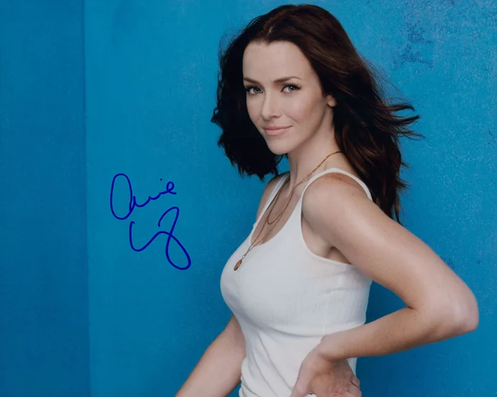 Annie Wersching autograph