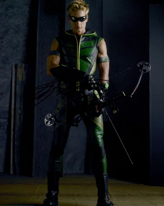 Justin Hartley autograph