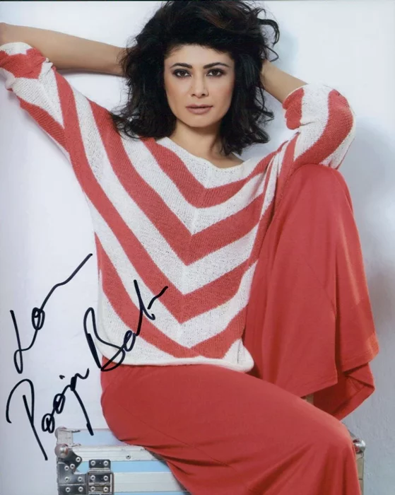 Pooja Batra autograph