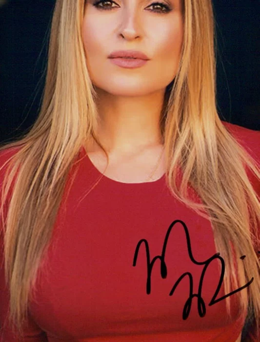 Mara Marini autograph