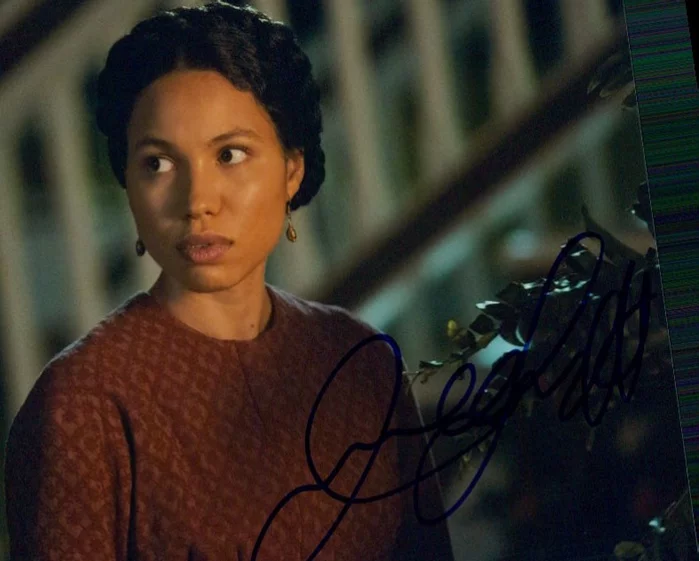 Jurnee Smollett autograph