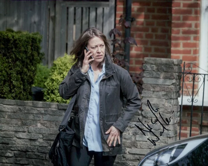 Nicola Walker autograph