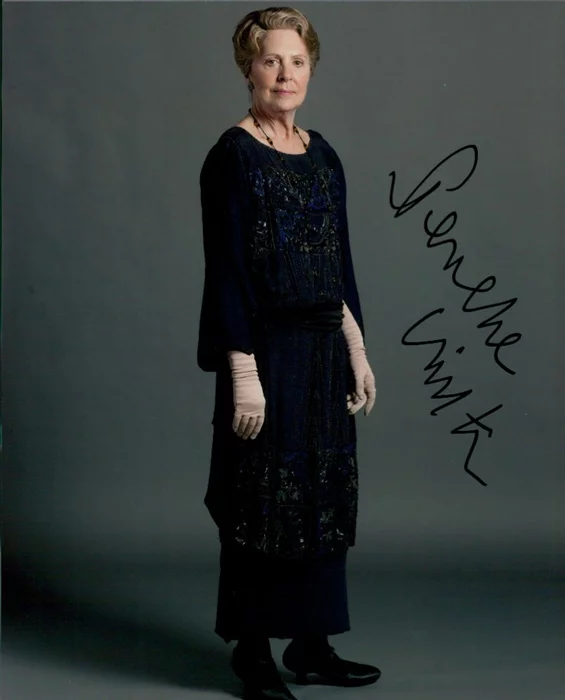 Penelope Wilton autograph