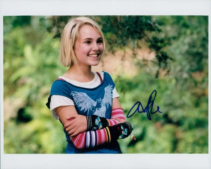 Annasophia Robb autograph